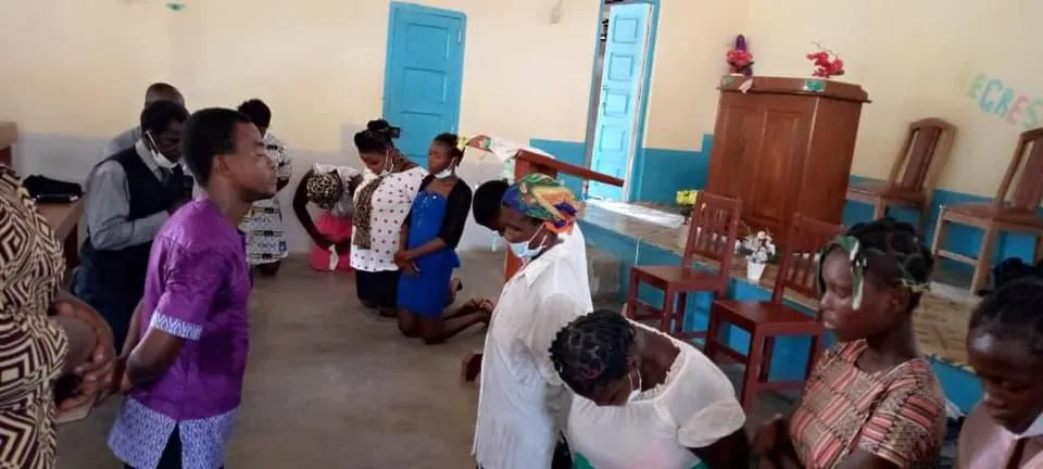 Amenazas en la Iglesia Adventista de Annobón: Un llamado a la denuncia y la traición