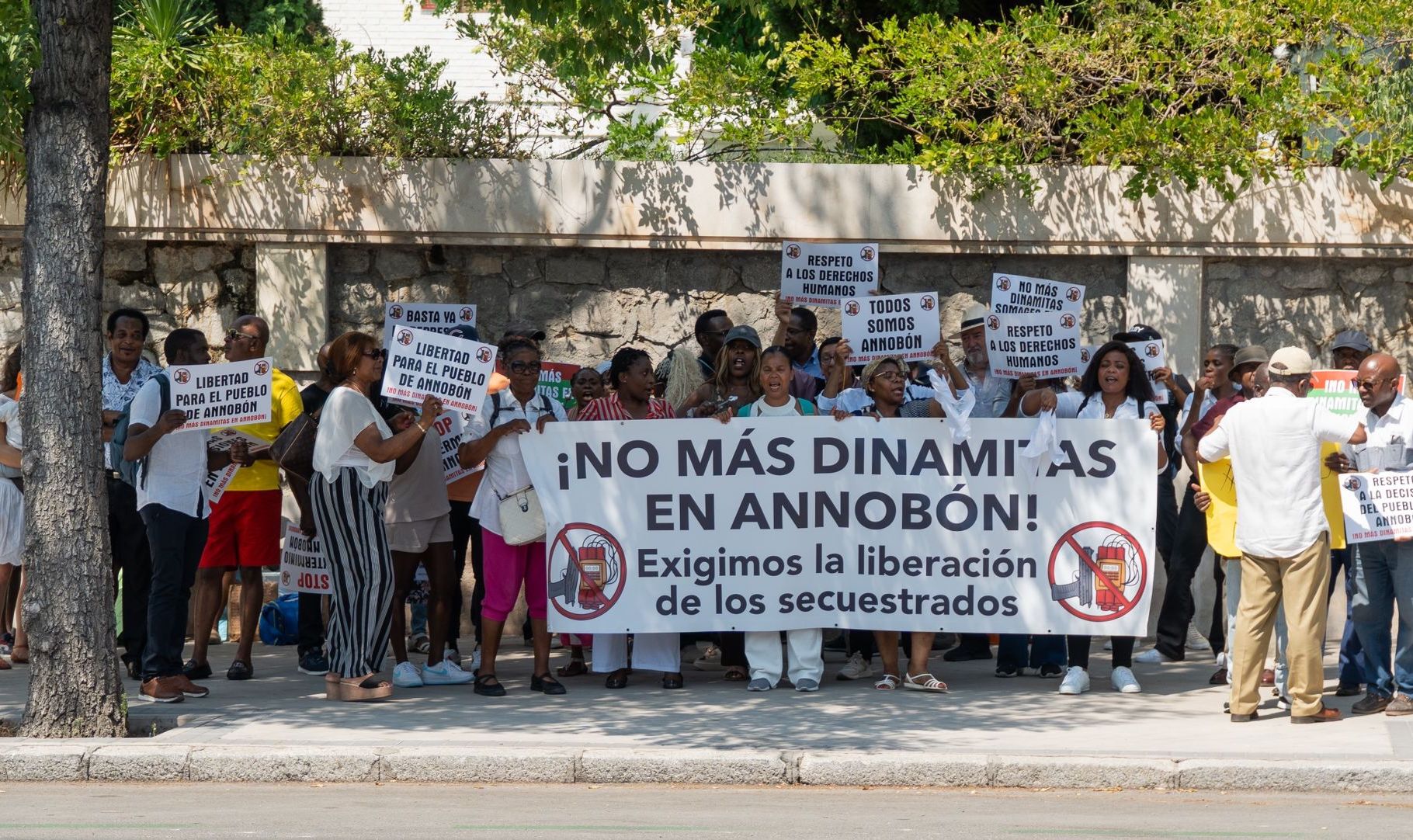 Manifestación, Teodoro Obiang, Dinamitas, Annobon, Derechos Humanos, Republica de Guinea Ecuatorial, Nguema, dictador, Republica de Annobón, arestos, torturas