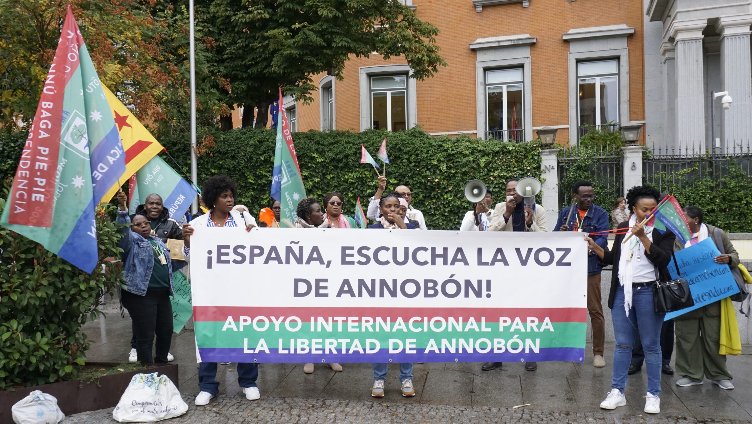 Manifestación frente al Ministerio de Asuntos Exteriores, Unión Europea y Cooperación de España.