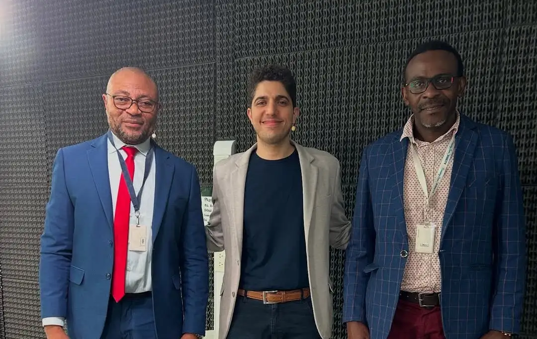 El periodista Darío Mizrahi junto a Orlando Cartegena Lagar y Reginaldo Piño Huesca.